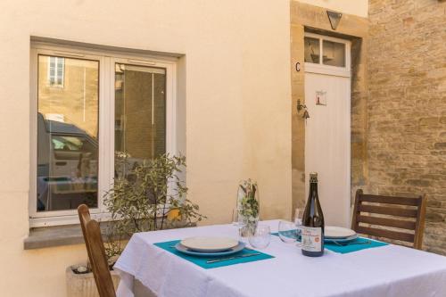 Photo de la galerie de l'établissement Maison charmante à Bernières-sur-Mer, parfait 35 m²., à Bernières-sur-Mer