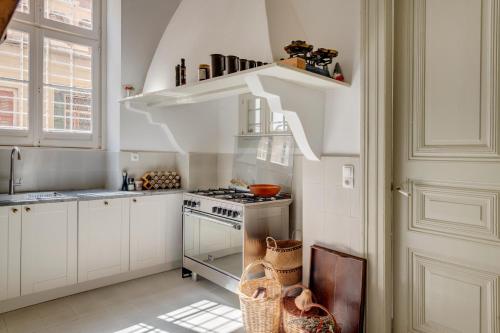 Residence 1860 Syros neoclassical in city center