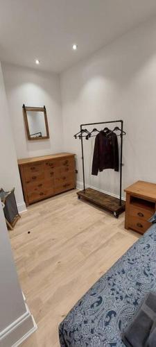 Cama o camas de una habitación en Paisley Pattern Flat West End UWS UNI GLA Glasgow Airport