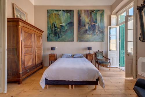 Residence 1860 Syros neoclassical in city center