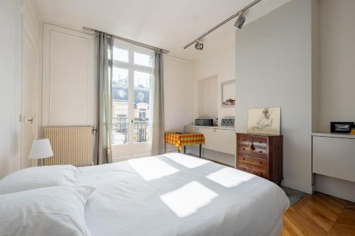 Veeve - Clichy Couture