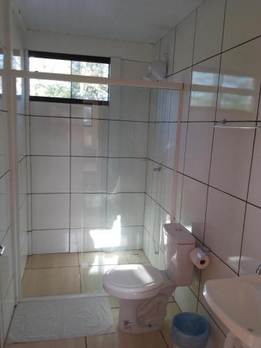 Bilik mandi di Hotel, Pousada e Residencial Apoena