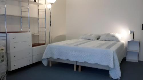 Легло или легла в стая в Furnished Studio Montparnasse