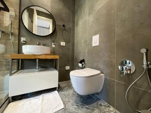 Ένα μπάνιο στο Retreat Apartments