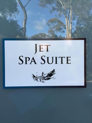 Certificat, récompense, panneau ou autre document affiché dans l'établissement Spa Suites at RAVEN
