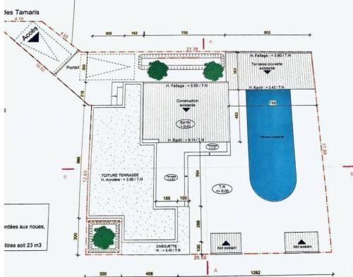 een plan van de voorgestelde herontwikkeling van een gebouw bij Villa 4P piscine avec toboggan et cascade in Bessan