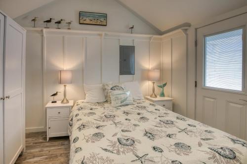 Katil atau katil-katil dalam bilik di Mermaid Cottage 1-bedroom beach cottage