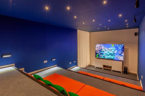 Savvy Signature Apartments