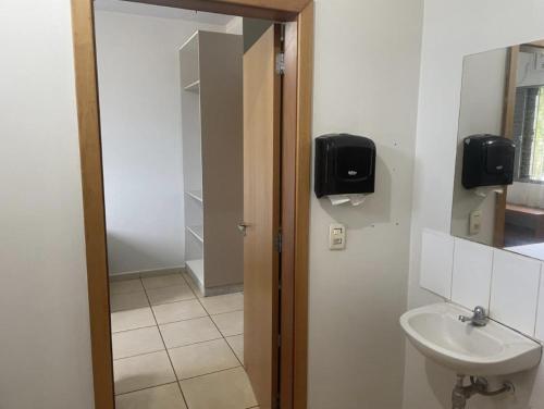 Un baño de i9 Hotel