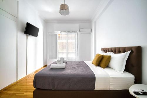 Sunny 2 bedroom cozy apartment, view of Parthenon