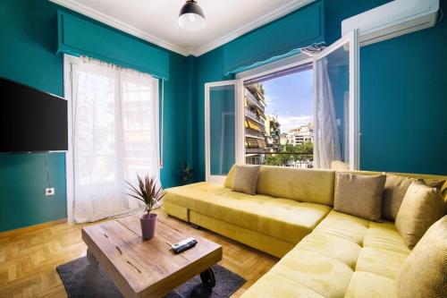 Sunny 2 bedroom cozy apartment, view of Parthenon