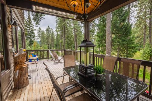 Ein Balkon oder eine Terrasse in der Unterkunft Suncadia 4 Bed Fairway View Lodge