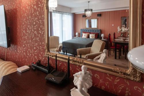 Postel nebo postele na pokoji v ubytování Apartament Royal Capital Towers Klimatyzacja & Prywatny Parking & Bezkontaktowe Zameldowanie & Balkon