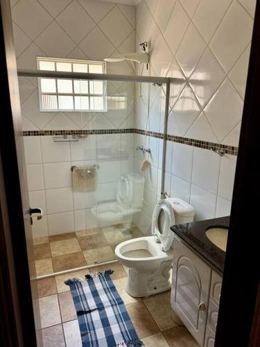 O baie la Casa de Veraneio com Piscina em São Pedro - SP