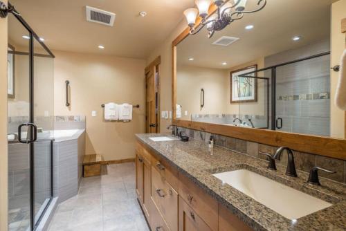 Ένα μπάνιο στο Suncadia Trailhead 1 Pet Friendly Condo 110