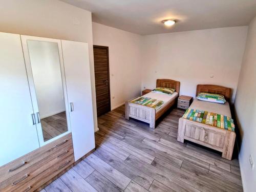 Apartments by the sea Stobrec, Split - 22838