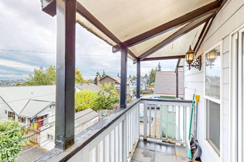 Phinney Hideaway_3