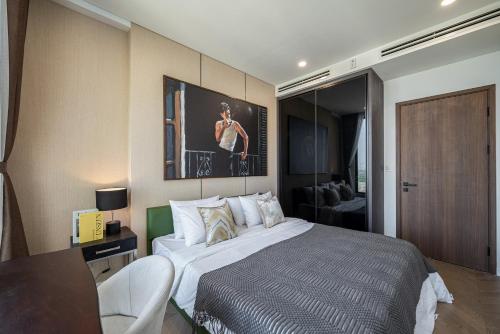 Ένα ή περισσότερα κρεβάτια σε δωμάτιο στο Lumiere Riverside - Raymond Holm - Luxurious 5-star apartment