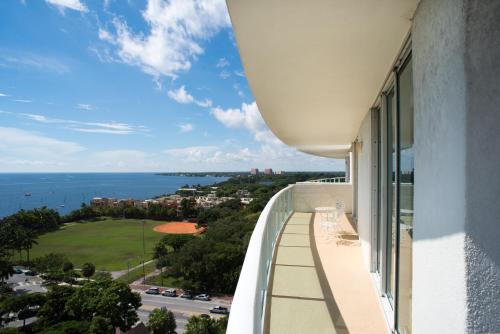 Coconut Grove Gorgeous Bay View 1 bedroom Condo Includes Parking photo 16