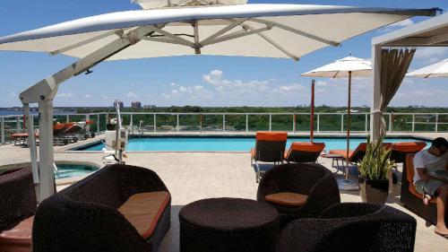 Coconut Grove Gorgeous Bay View 1 bedroom Condo Includes Parking photo 21
