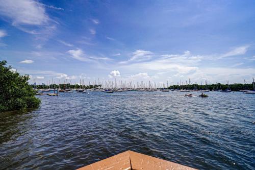 Coconut Grove Gorgeous Bay View 1 bedroom Condo Includes Parking photo 26