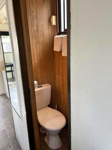 Bilik mandi di Batemans Bay Holiday Park & Hostel