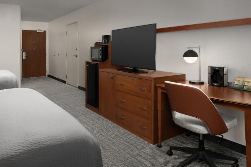Μια τηλεόραση ή/και κέντρο ψυχαγωγίας στο Courtyard by Marriott Panama City