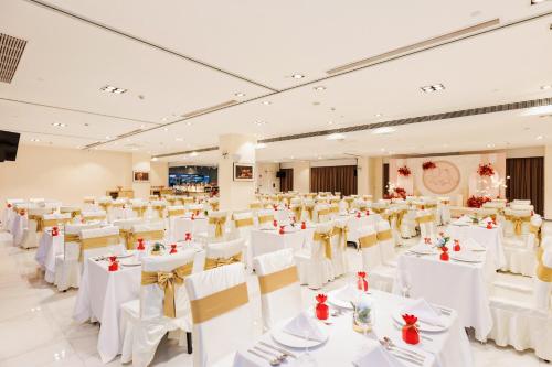 Restoran atau tempat lain untuk makan di Bridal Tea House Hotel-Free Shuttle Bus for Canton Fair