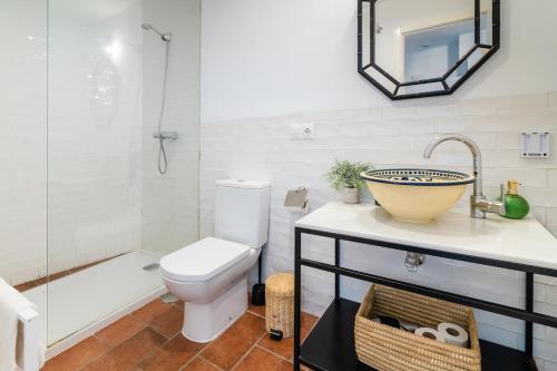 Koupelna v ubytování La Jⲟya de los Patios - Apartamentos Turísticos