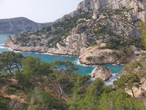 - une vue sur la rivière depuis la montagne dans l'établissement Studio centre, à Marseille