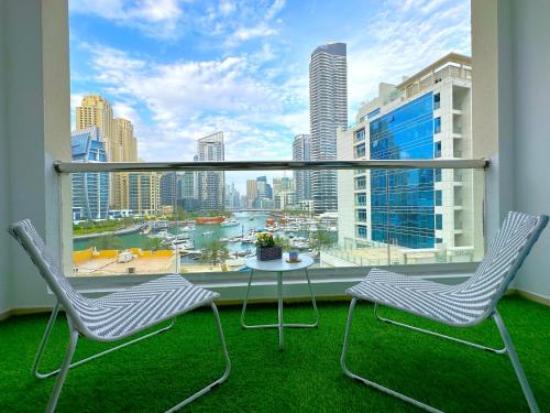 Lxury Brand New Studio w/ Balcony and Marina View photo 2