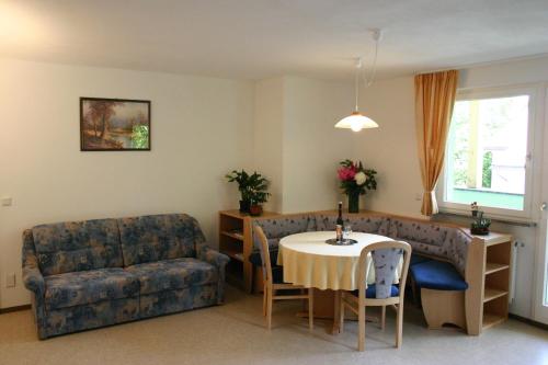 Posezení v ubytování Ausserloretzhof Ferienwohnung "Fernerblick"