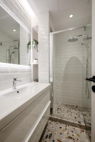 Kolonaki Diamond - 2 bedroom & 2 bathroom - Greecing