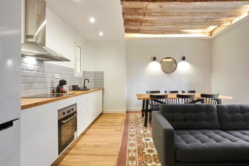 Comfortable apartment next to Apolo theater