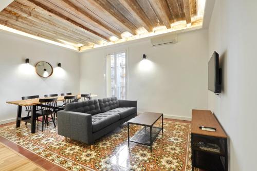 Comfortable apartment next to Apolo theater
