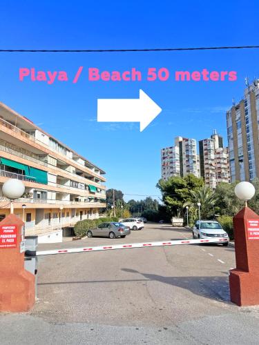 A 100 metros de la playa. Parking Gratuito Privado