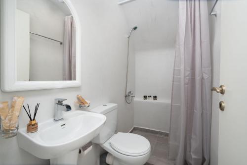 Bilik mandi di Casa Evgenia