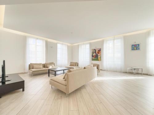 Photo de la galerie de l'établissement Tony Allard by Winsome Destination 2A, à Cannes