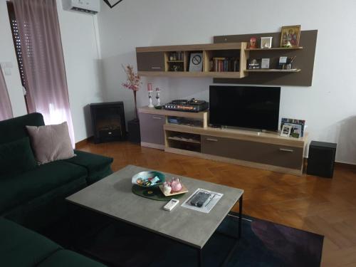 TV a/nebo společenská místnost v ubytování Apartment Božur