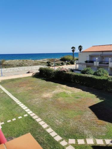 Rue de Corfou Les Grenadines