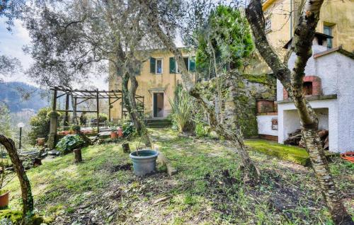 Taman di luar 4 Bedroom Nice Home In Camogli