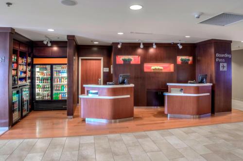a lobby of a store with a cash register at Courtyard Mobile Spanish Fort/Eastern Shore in Spanish Fort