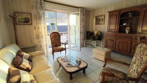 Χώρος καθιστικού στο Appartement Le Broustey la plage au bout de la rue