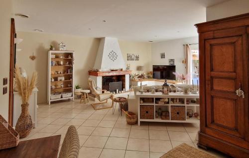 TV a/nebo společenská místnost v ubytování Gorgeous Home In Vias