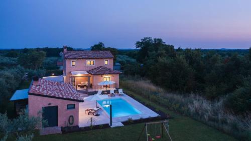 Gorgeous Villa Runka with private pool and wellness near Pula by WiiBuk