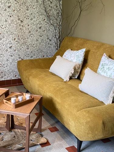 Ruang duduk di AU DOMAINE DU MESNIL