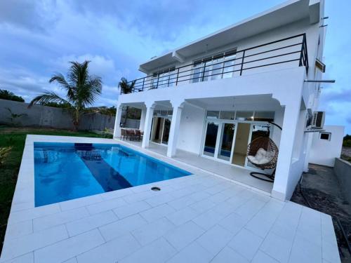 Swimmingpoolen hos eller tæt på 3 Bedrooms Apartment Own Compound - Malindi