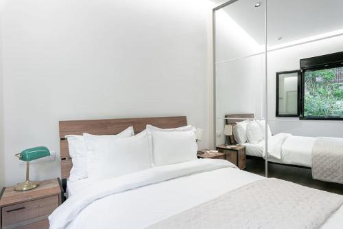 Stylish Urban Hideaway Near Athens Center & Metro