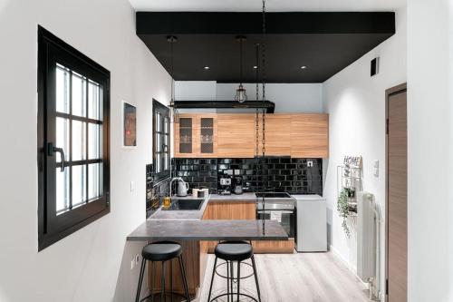 Stylish Urban Hideaway Near Athens Center & Metro