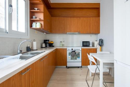 Santorini 2-Bedroom Apartment in Nea Smyrni